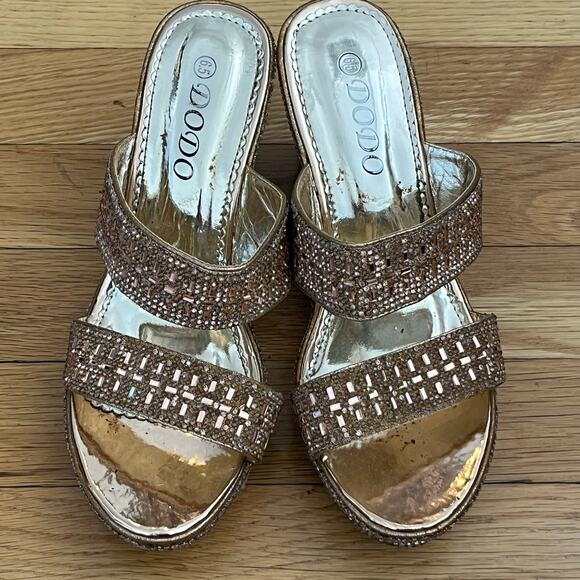 Dodo Gold Platform Wedges - Size 6.5 - Picture 1 of 5